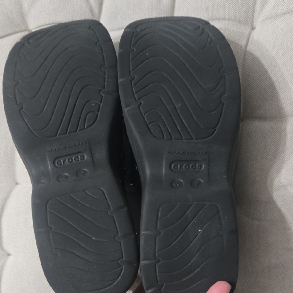 CROCS Black Sandals Size Women 7, Adjustable Straps - Picture 5 of 14